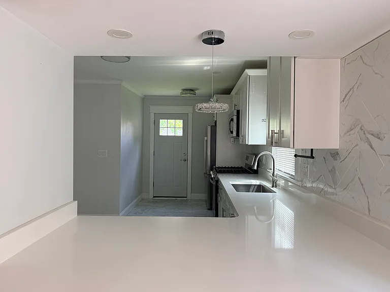 21-23 Waverly St #21 — Photo 7