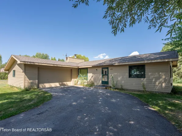 1275 W Bull Rake Dr, Jackson, WY 83001