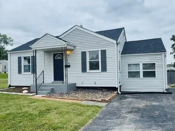 3166 O Hare Dr, Saint Ann, MO 63074