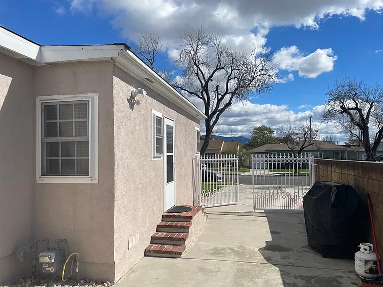 2019 N Maple St — Photo 23