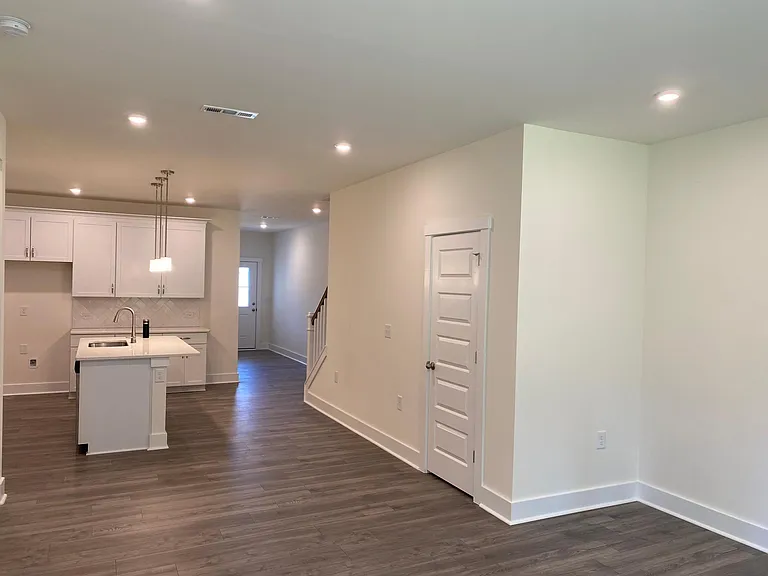 2075 Shaded Knoll Rd — Photo 4