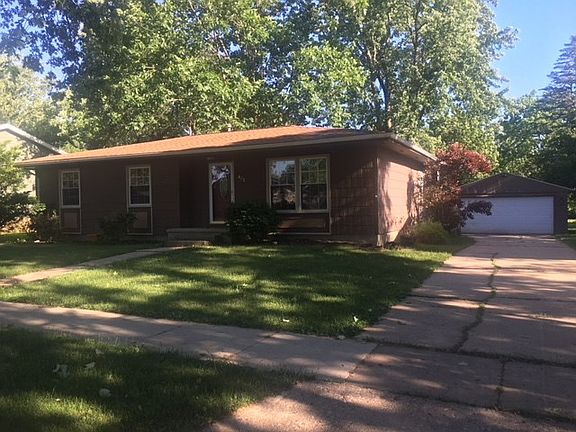 3rd image of 603 10th Ave NW