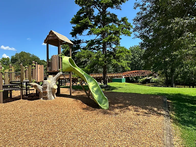 12029 Basking Dr — Photo 32