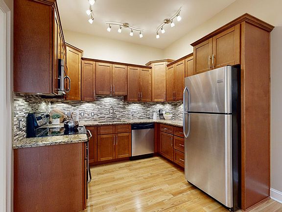 4th image of 264 S Main St #402