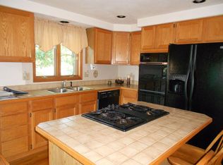 7502 W Murray Dr, Cicero, NY 13039
