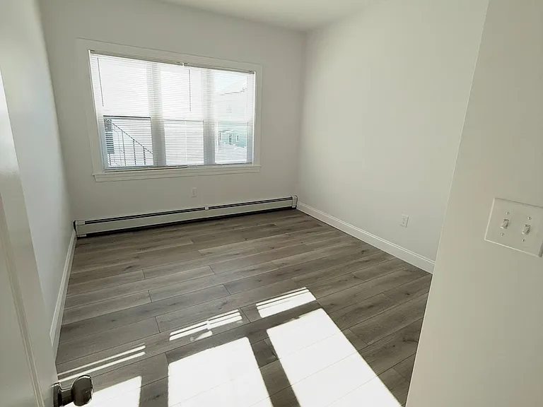 380 Main St #1 — Photo 10