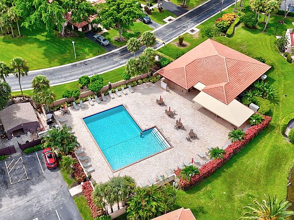 2nd image of 9272 Vista Del Lago #28F