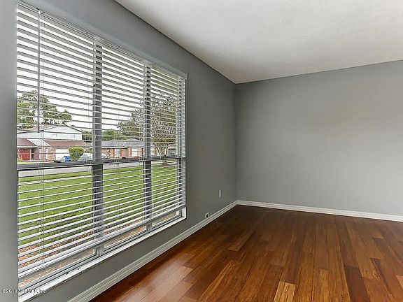 5th image of 4037 Greenwillow Ln W