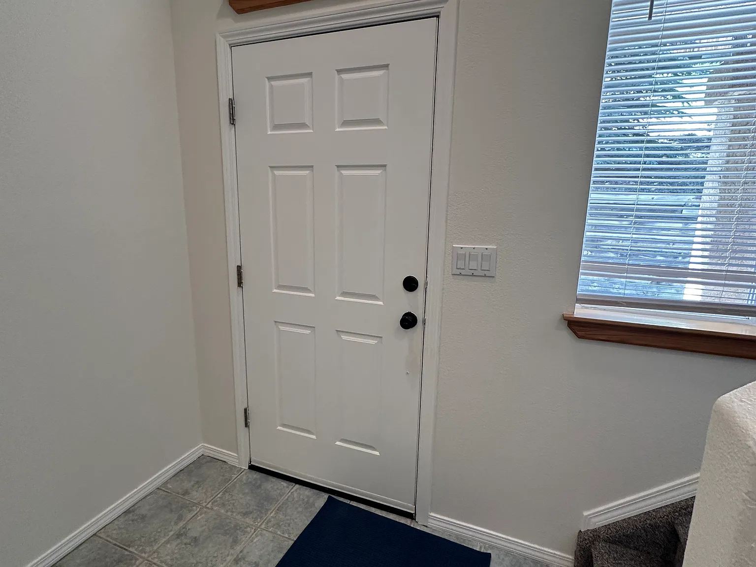 1631 Courtyard Hts — Photo 2