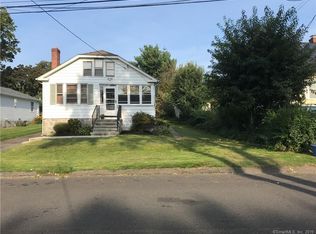 28 Drake St, Stratford, CT 06614