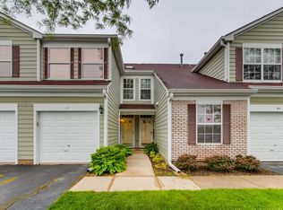 8 Taft Ct #B, Streamwood, IL 60107