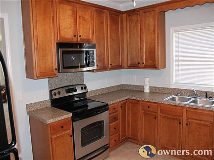 New Kitchen Cabinets & Appliances