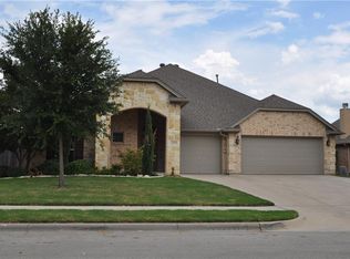 3909 Palomino Dr, Benbrook, TX 76116
