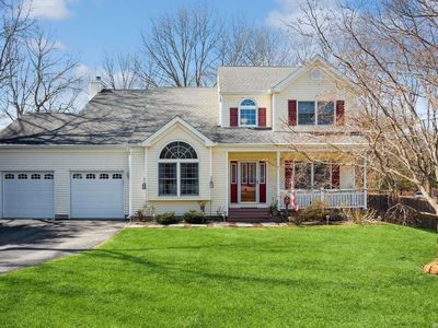 16 Sheri Court, Farmingville, NY, 11738
