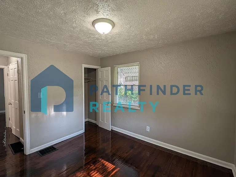 1821 Wabash Ave — Photo 13