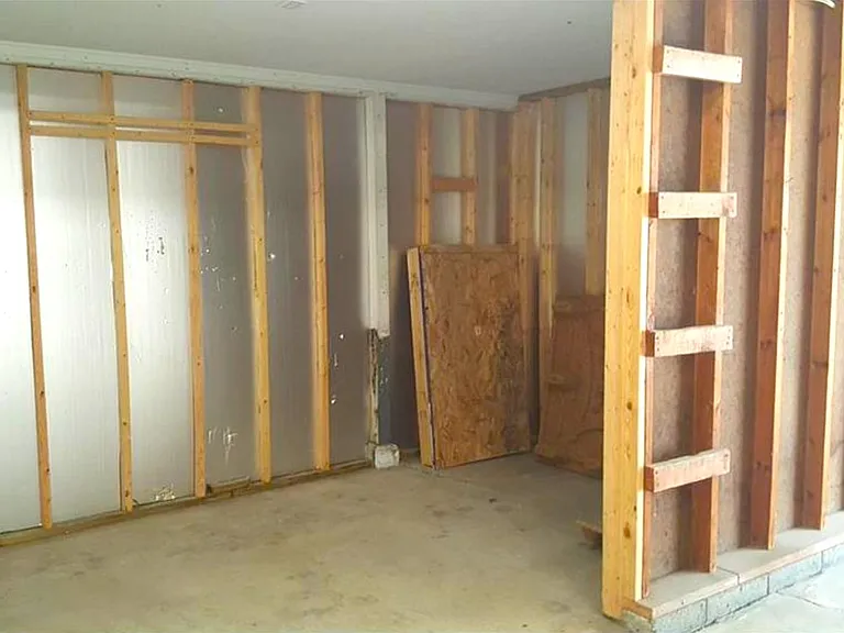 150 sq foot storage space next to garage