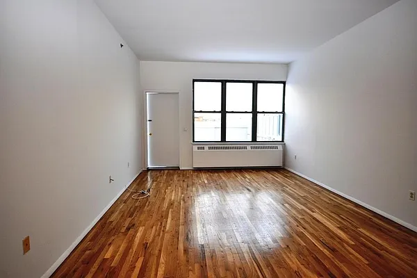 Rented by Corcoran | media 23
