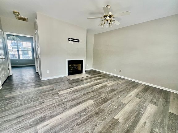 5th image of 2829 Bennington Dr