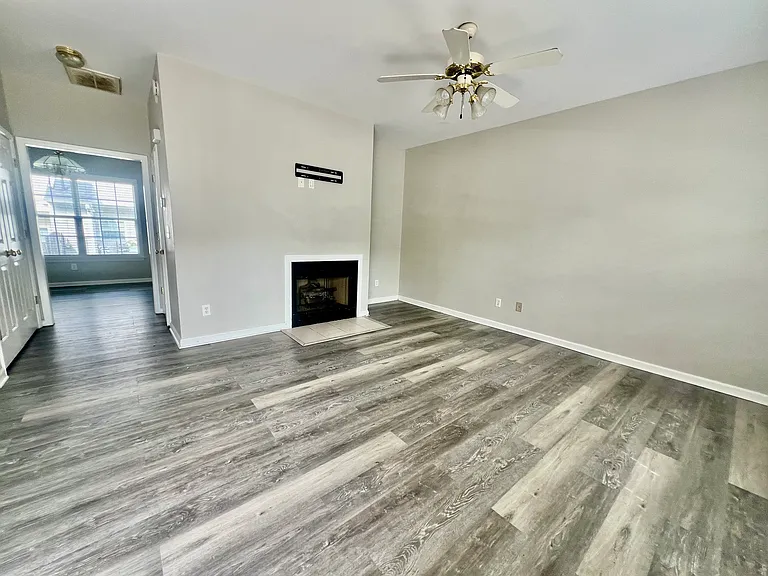 2829 Bennington Dr — Photo 5