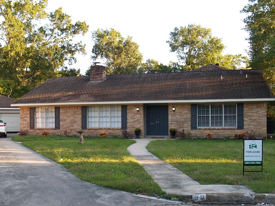 Front of 309 Carey Lane