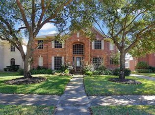 9006 Sunny Ridge Dr, Houston, TX 77095