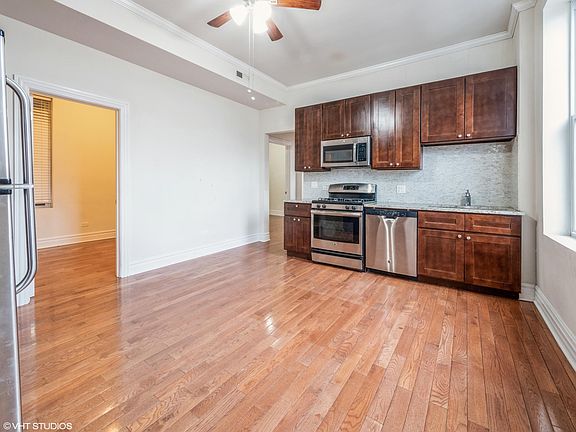 2nd image of 925 N Ashland Ave APT 2F