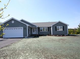 10 Aubin St, Seekonk, MA 02771