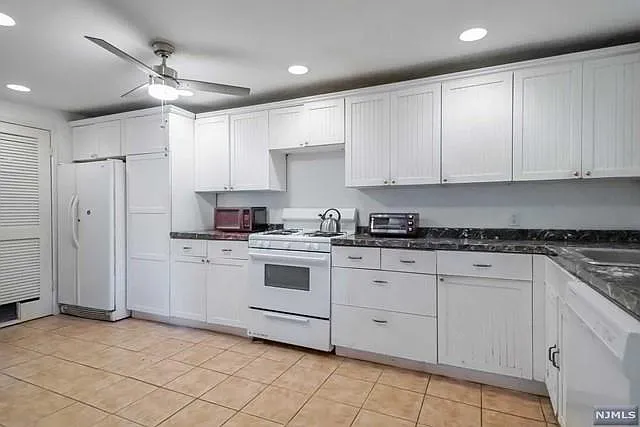 416 Washington Ter — Photo 10