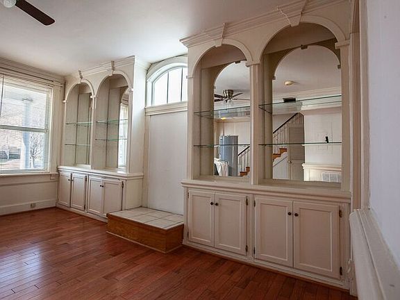 2nd image of 1405 Charles St