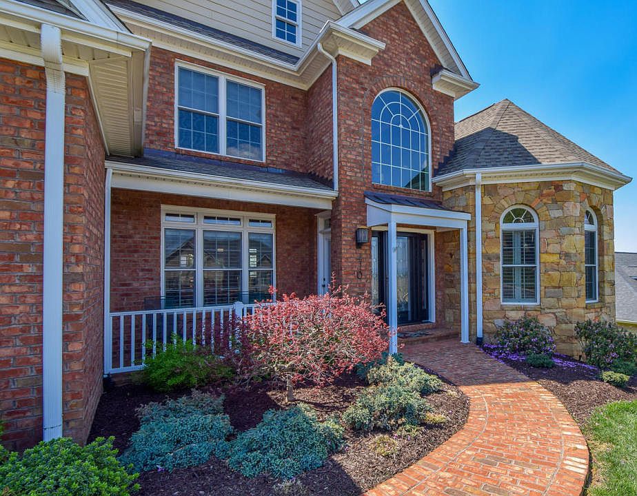1st image of 410 Stoneledge Dr