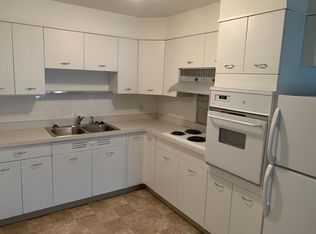 647 N Broad St APT 8, Fremont, NE 68025