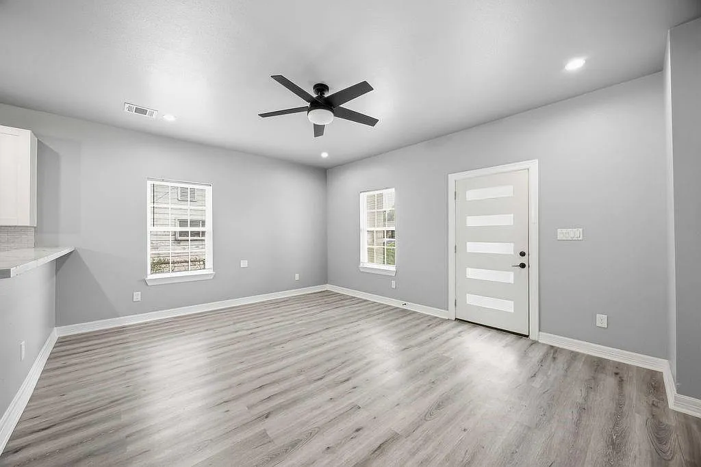 3 bed, 2.5 bath, 1702 sqft, $1,800 — Photo 4