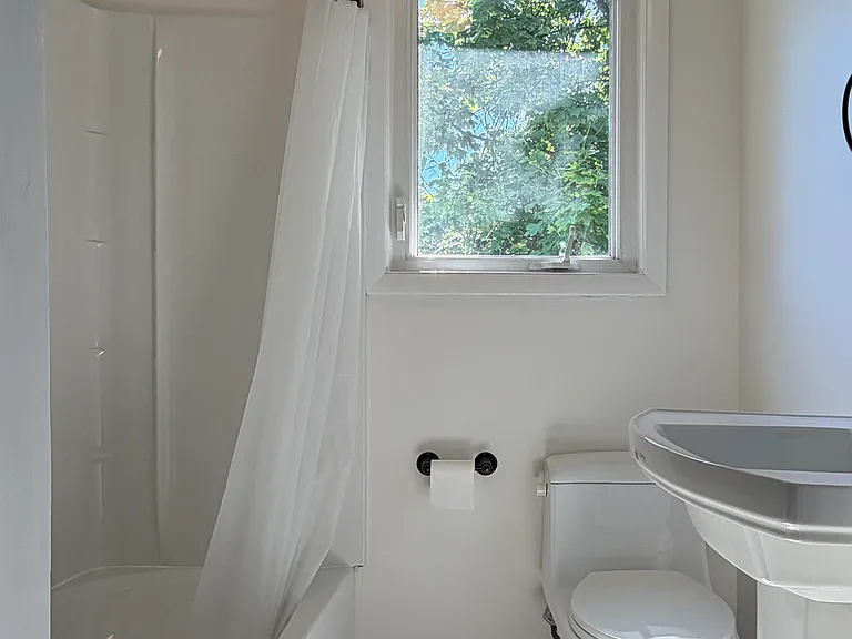33 Macintosh Rd #B — Photo 7