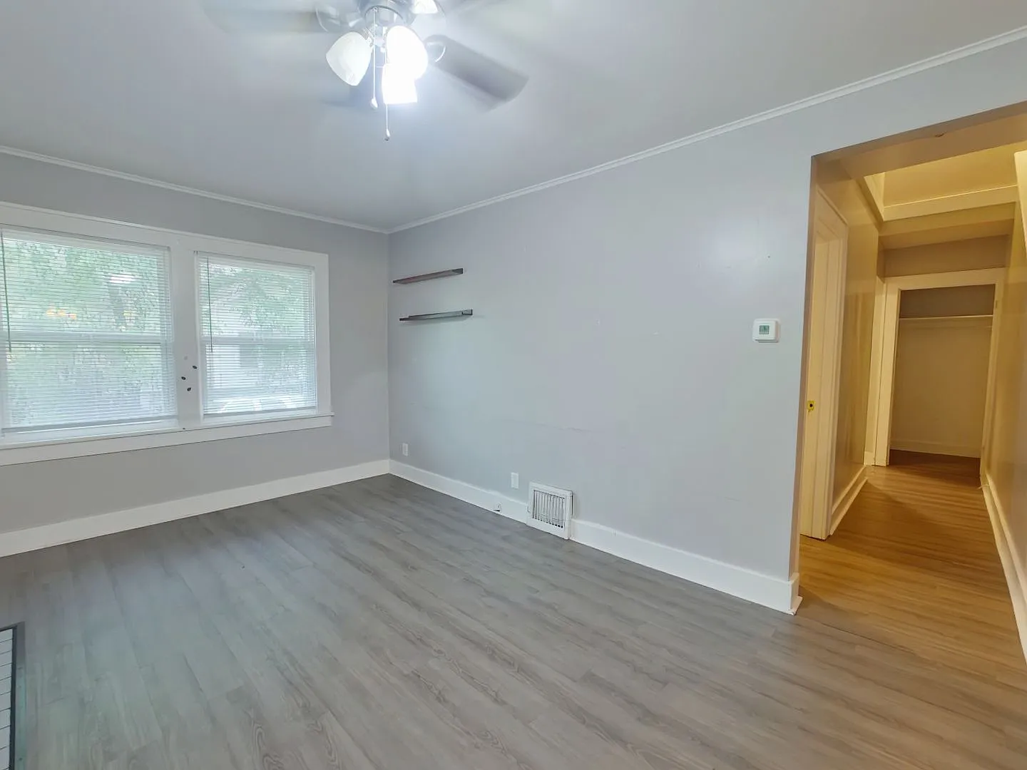401 N Vassar Ave — Photo 2