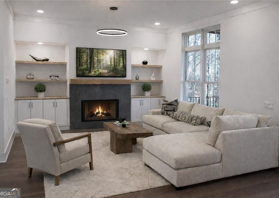 1st image of 531 S Main St #110
