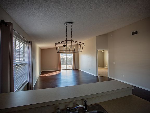 5th image of 9425 Parker Place Dr