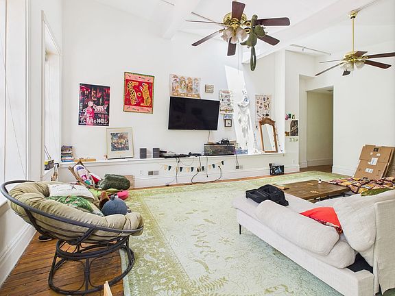 4th image of 200 W Broad St #302