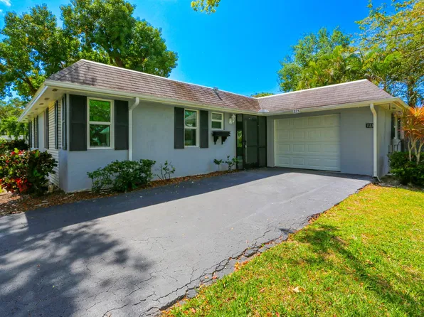225 Georgetown Blvd, Naples, FL 34112