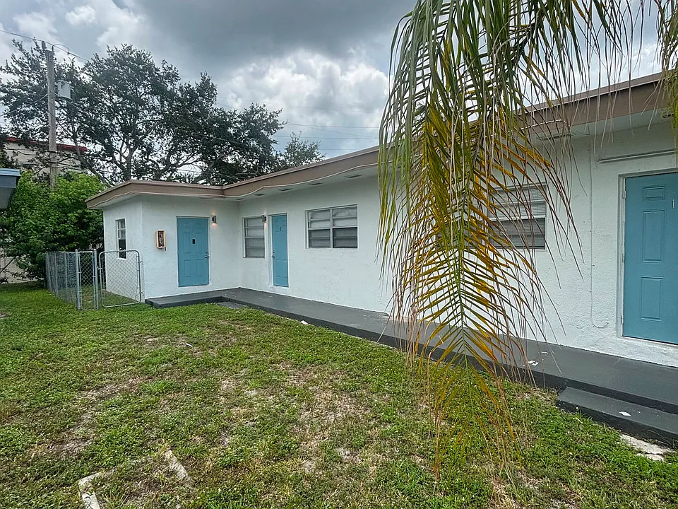 121 SW 5th Ct #2