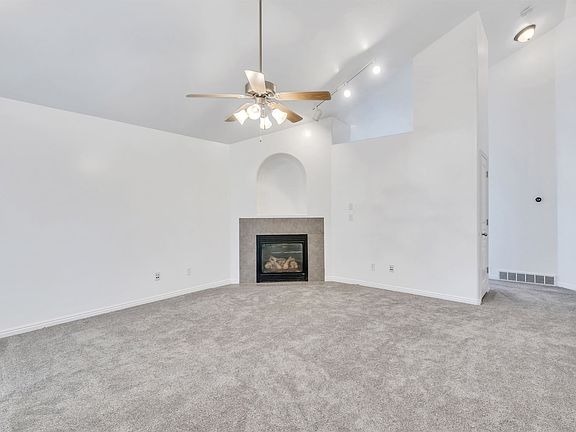 2nd image of 4386 N Briarwood Ln