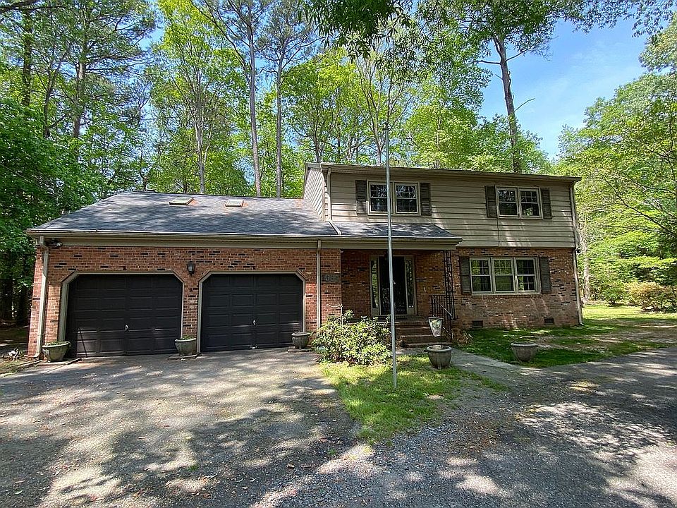 1st image of 1605 Lakeside Dr