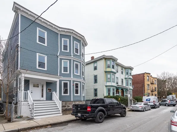 70 Rockland St, Roxbury, MA 02119