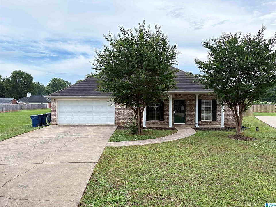 1st image of 134 Horseshoe Cir