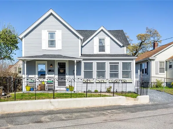 219 Narragansett Ave E, Riverside, RI 02915