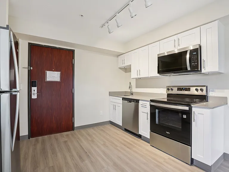 Woodland Flats Apartments — Photo 51