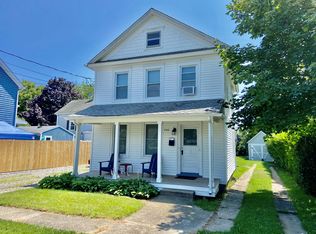 880 Wiggins St, Greenport, NY 11944