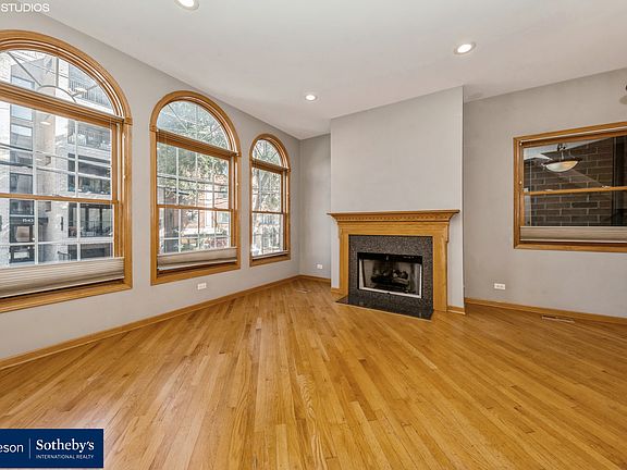 3rd image of 1542 N Wieland St #1