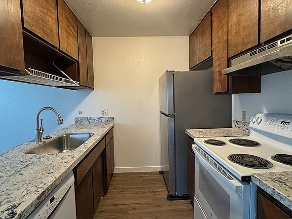 4th image of 2004 Ahern St APT 21