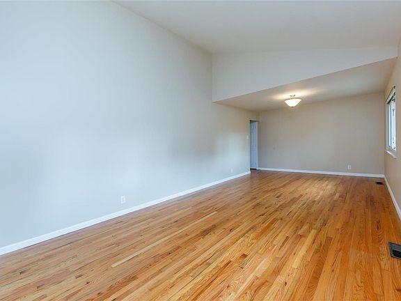 4th image of 1264 Bardot Ln