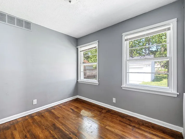 988 Glenside Ave — Photo 15